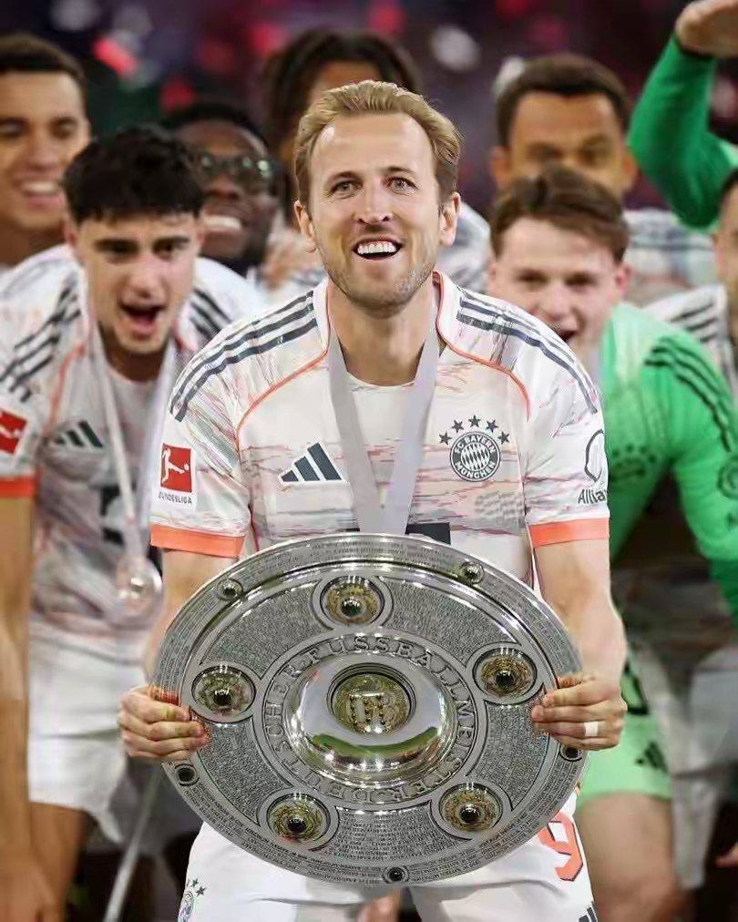 包含拜仁关键一役惨遭绝杀，球迷难掩失望，管理对于作为要求.的词条