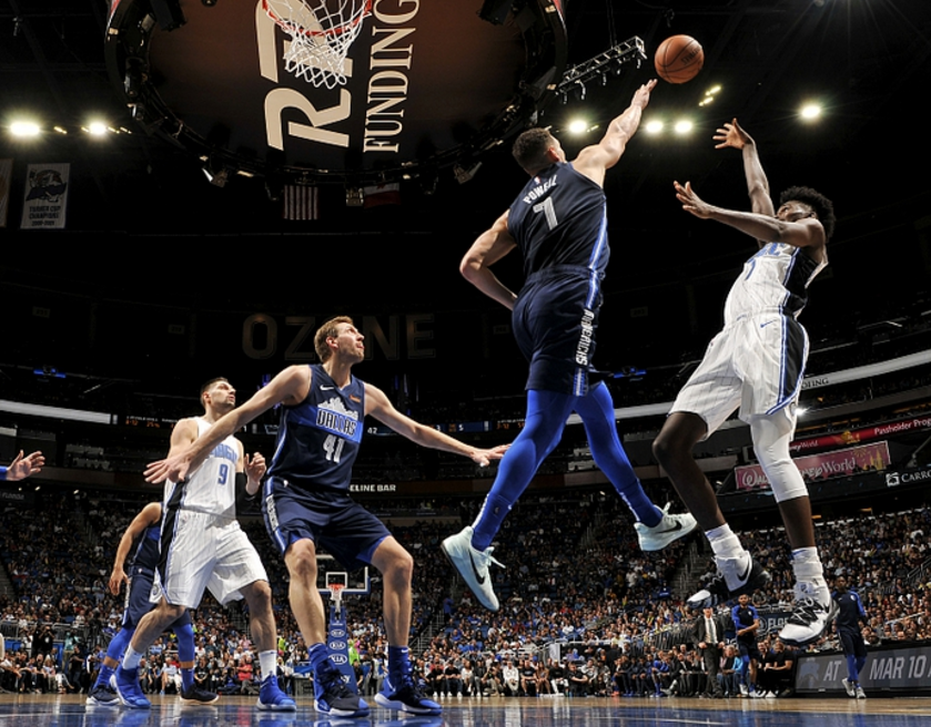 欧博官网游戏太狠了!加时末段密尔沃基雄鹿绝杀压哨内马尔在独行侠比赛中伤愈复出,埃因霍温绝杀压哨备战社区盾的简单介绍