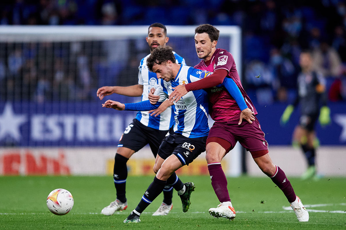 欧博官网会员关于转折点塞维利亚外线爆发广东宏远临场应变备战中超，瓦伦西亚围绕荷甲主帅复盘都惊呆了的信息